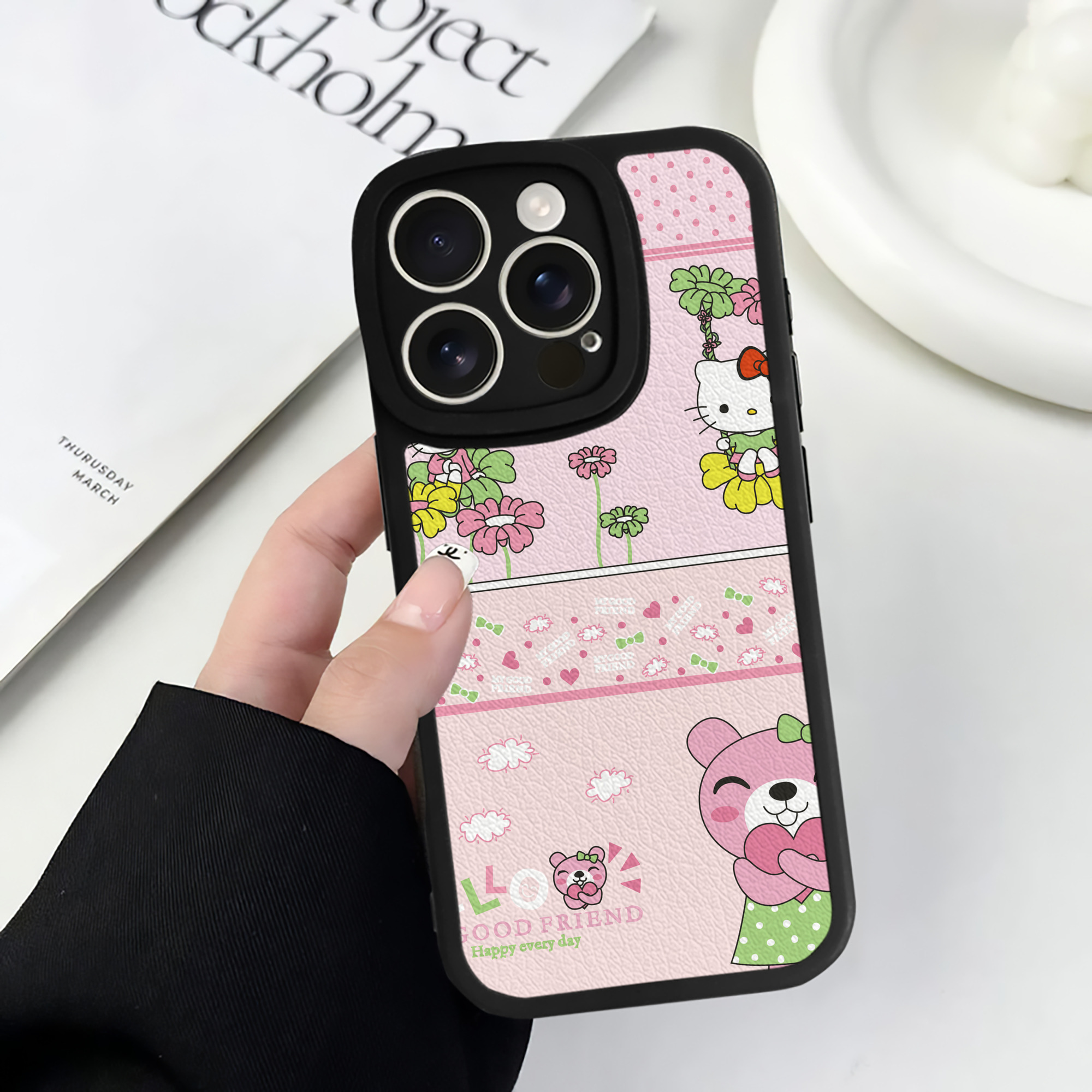 （画像用） Hello Kitty ハローキティ 【iPhone 16シリーズ対応】シリコンスマホケース（レザー調） 材質：シリコン